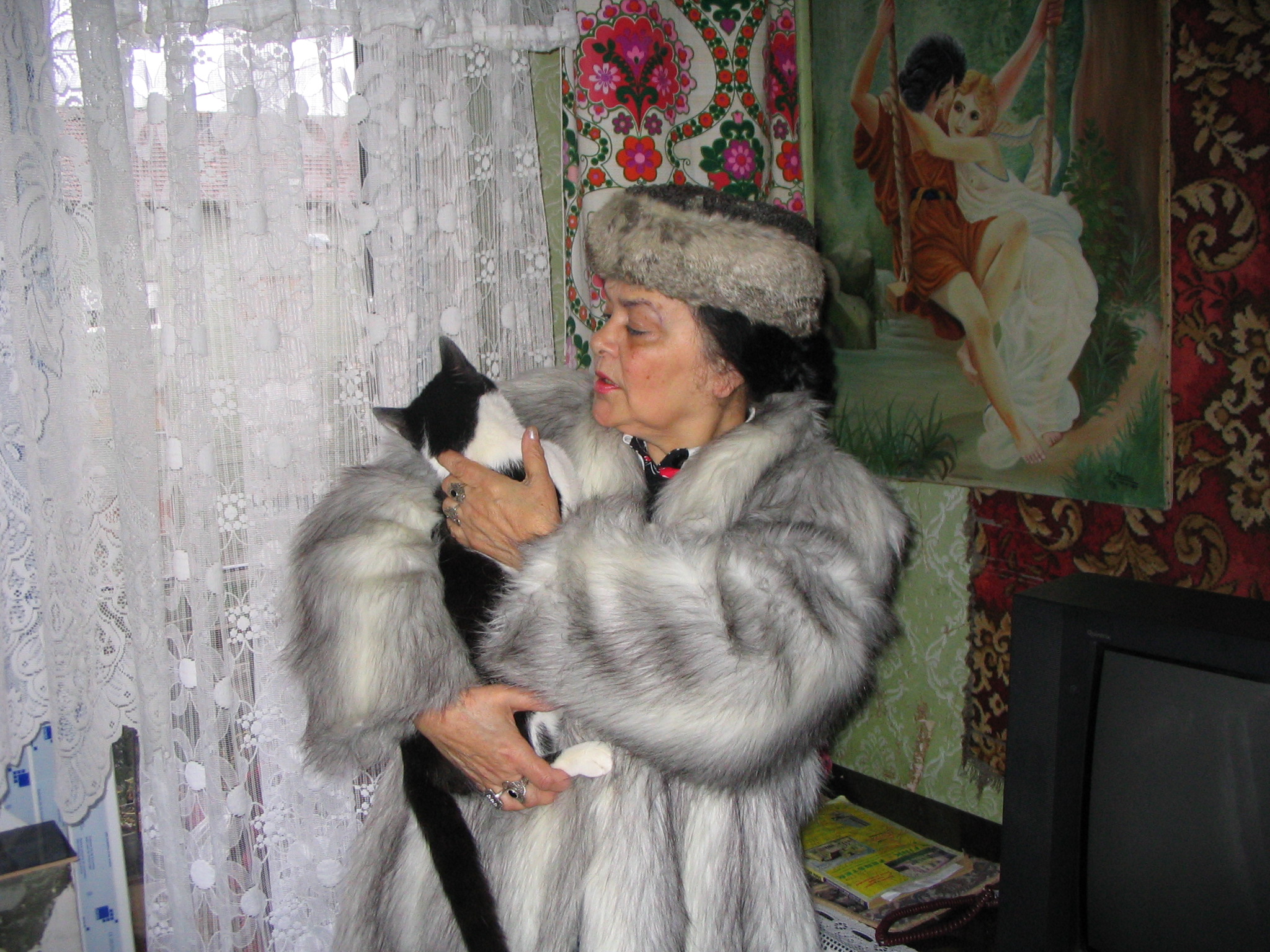 Lola și motanul Miki