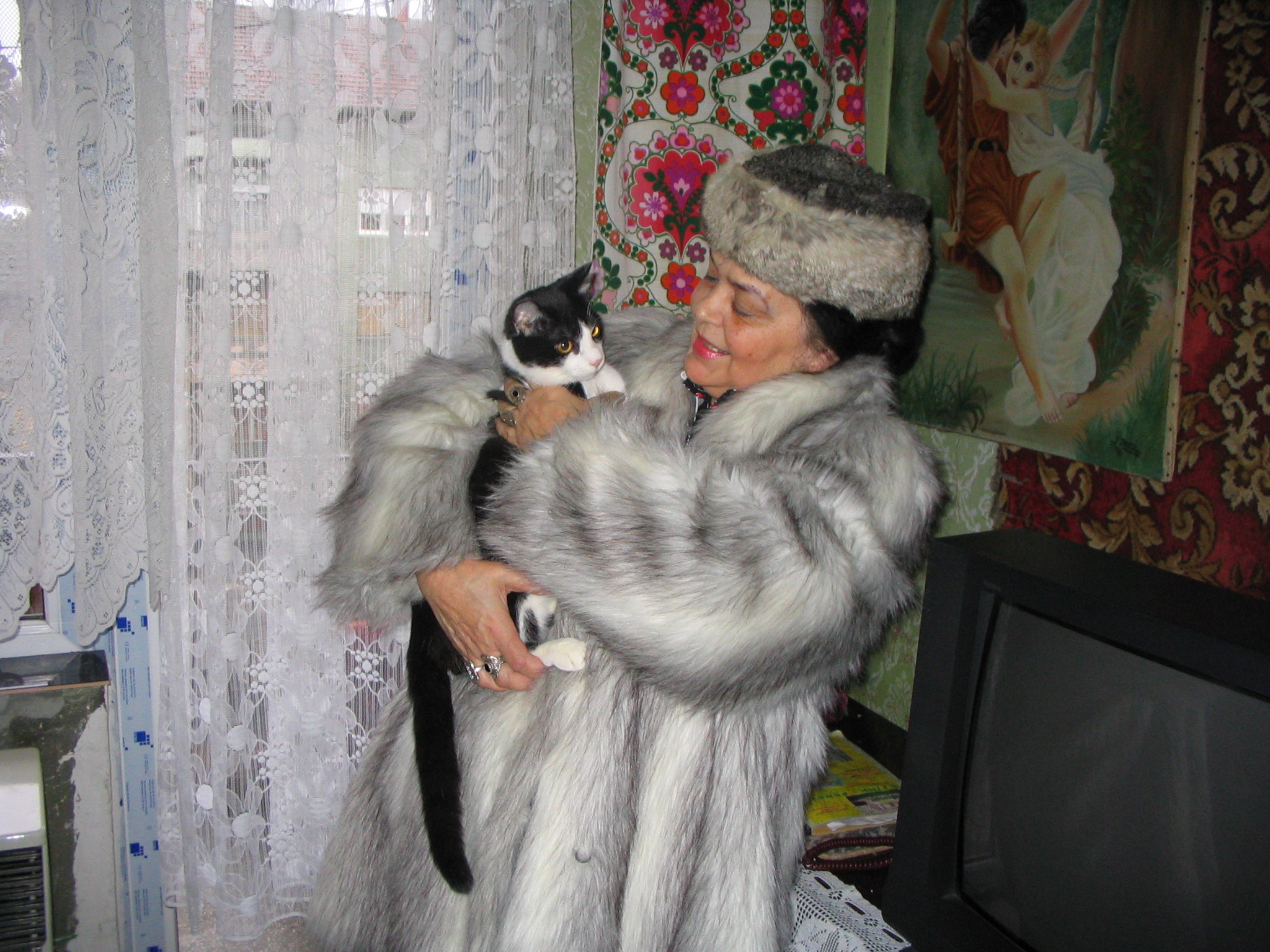 Lola și motanul Miki