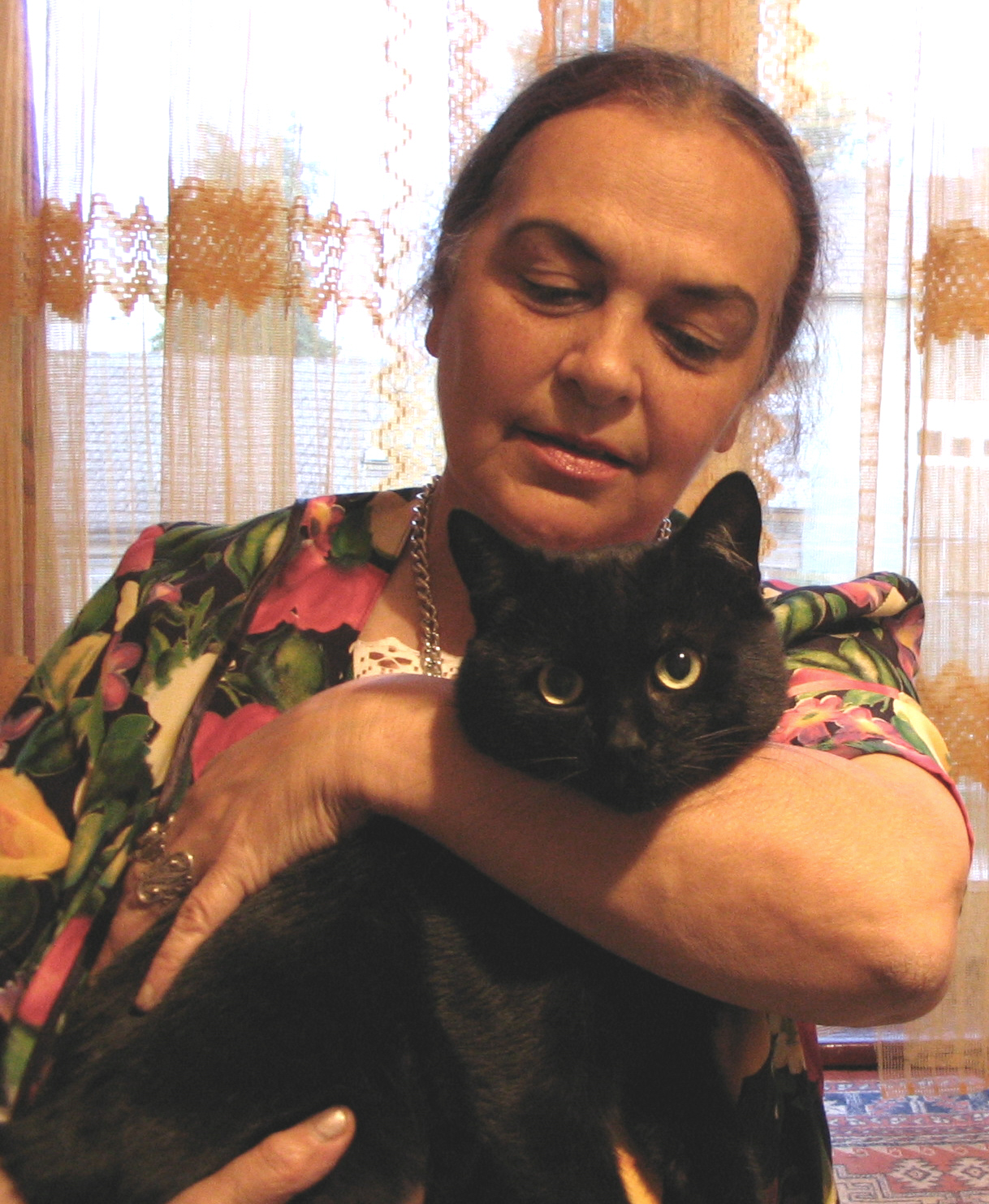 Lola și motanul Mirciulică